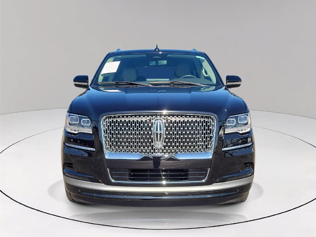 2024 Lincoln Navigator Premiere — photo 1 of 31