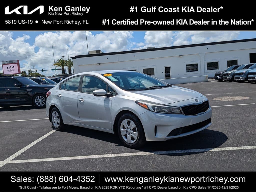 2017 Kia Forte LX — photo 1 of 35
