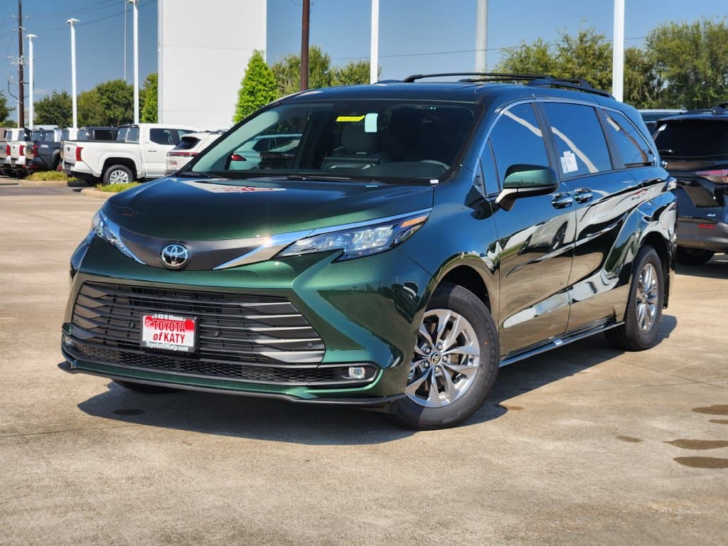 2026 Toyota Sienna XLE — photo 1 of 27