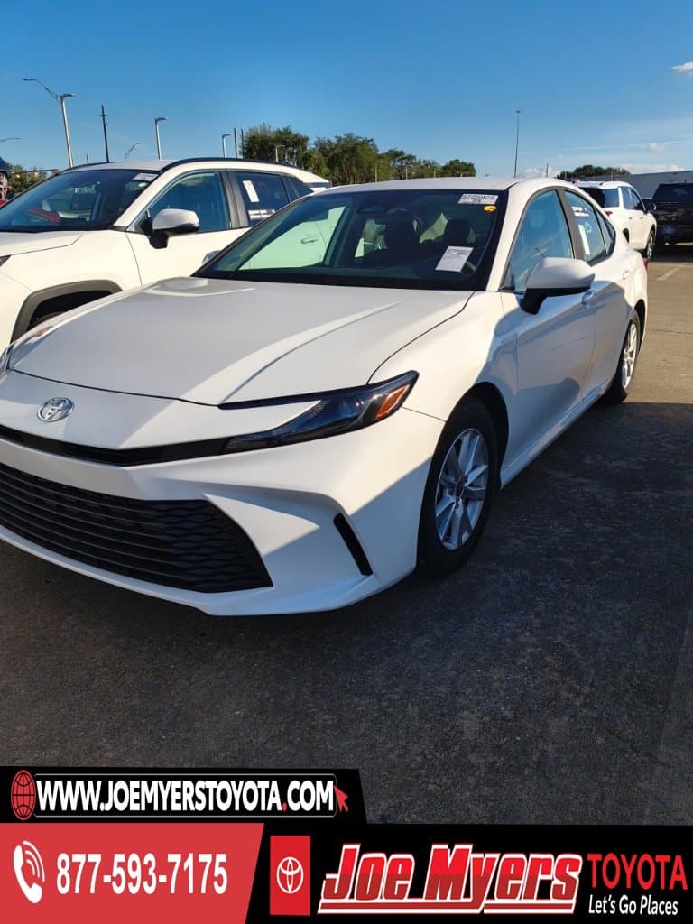 2026 Toyota Camry LE — photo 1 of 6