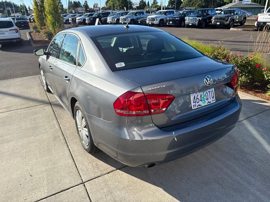 2014 Volkswagen Passat S — photo 1 of 10