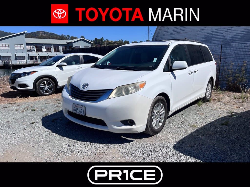 2012 Toyota Sienna XLE — photo 1 of 4
