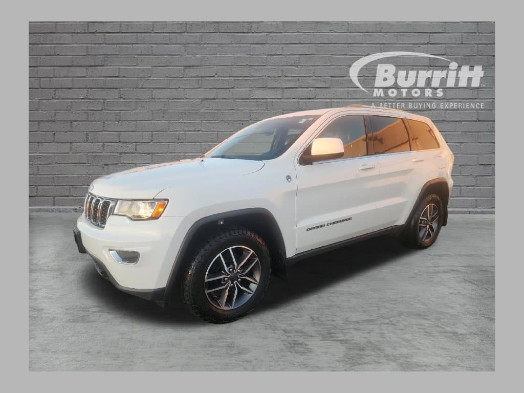 2020 Jeep Grand Cherokee Laredo — photo 1 of 32
