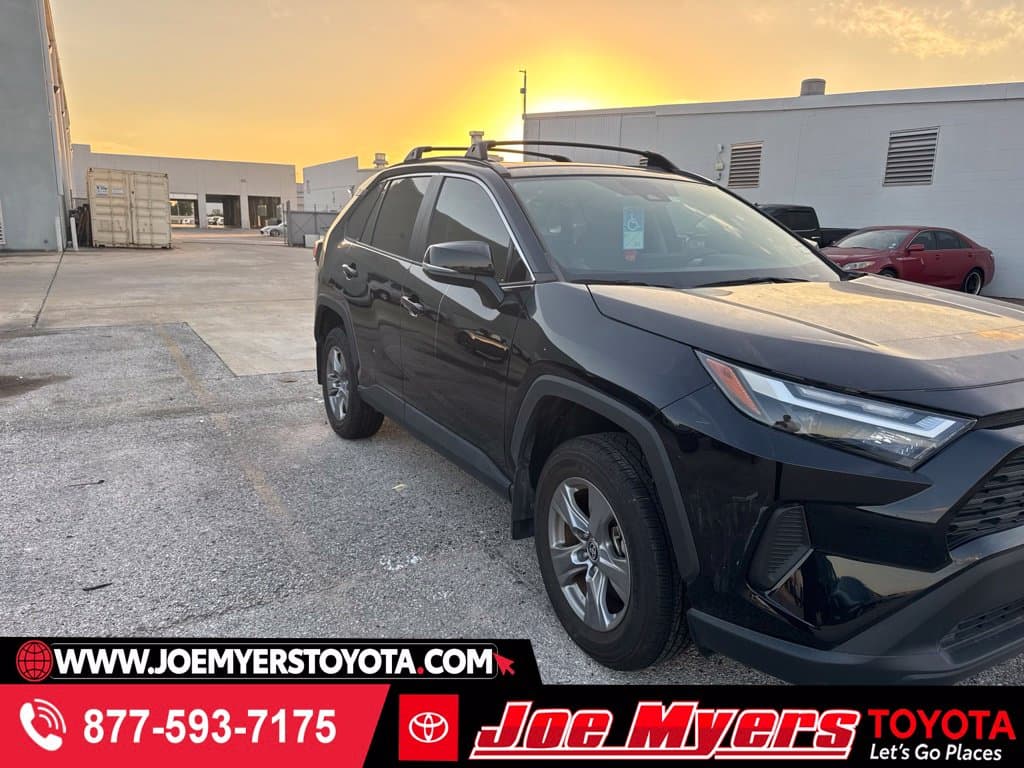 2024 Toyota RAV4 XLE — photo 1 of 4