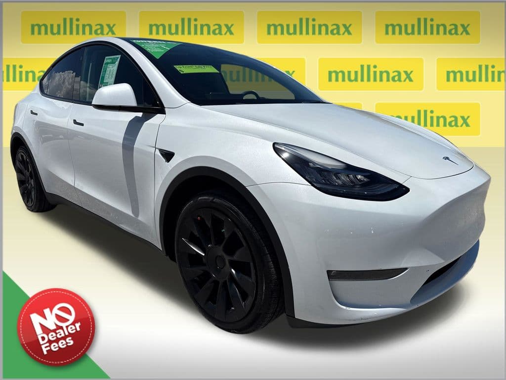 2023 Tesla Model Y Long Range — photo 1 of 27