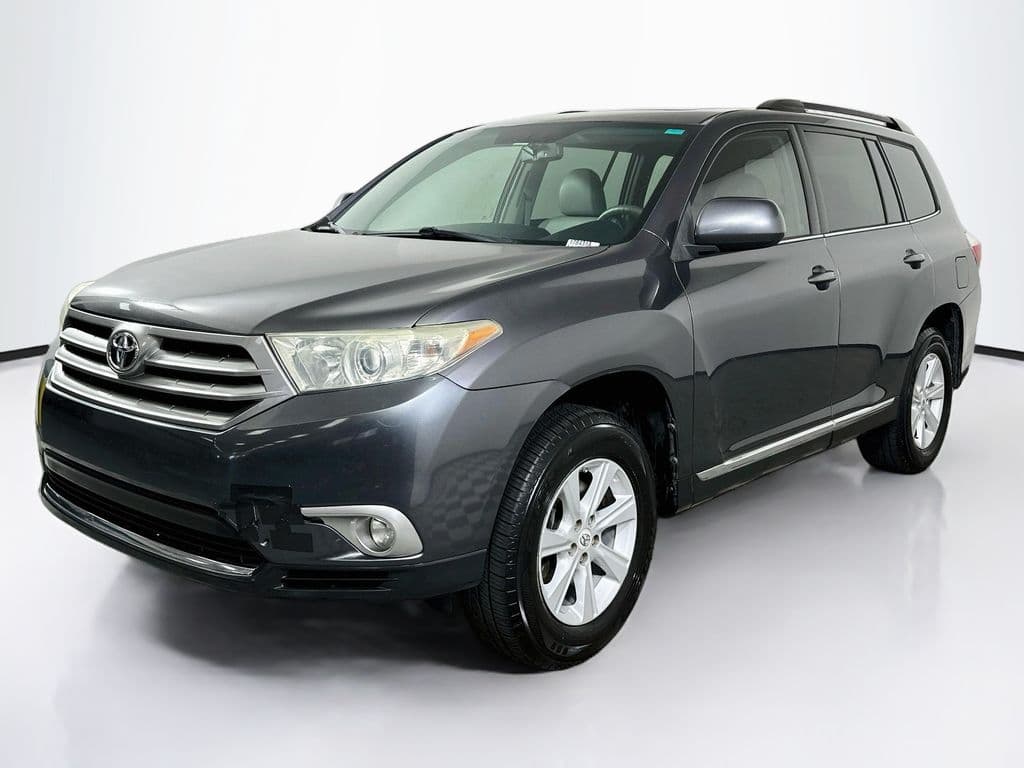 2013 Toyota Highlander SE — photo 1 of 28