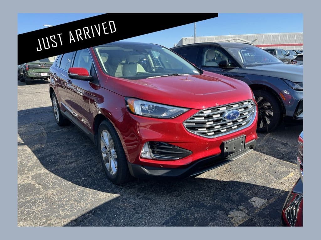 2022 Ford Edge Titanium — photo 1 of 6