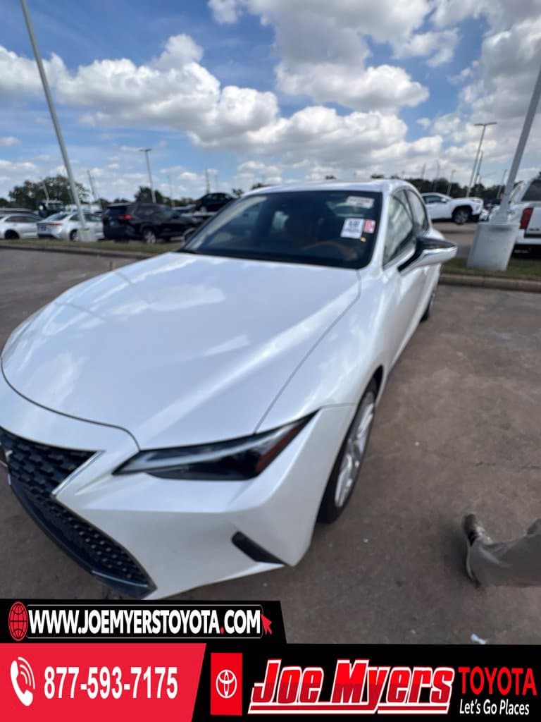 2024 Lexus IS Base — photo 1 of 6