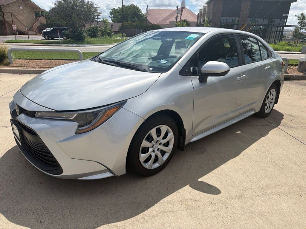 2024 Toyota Corolla LE — photo 1 of 22