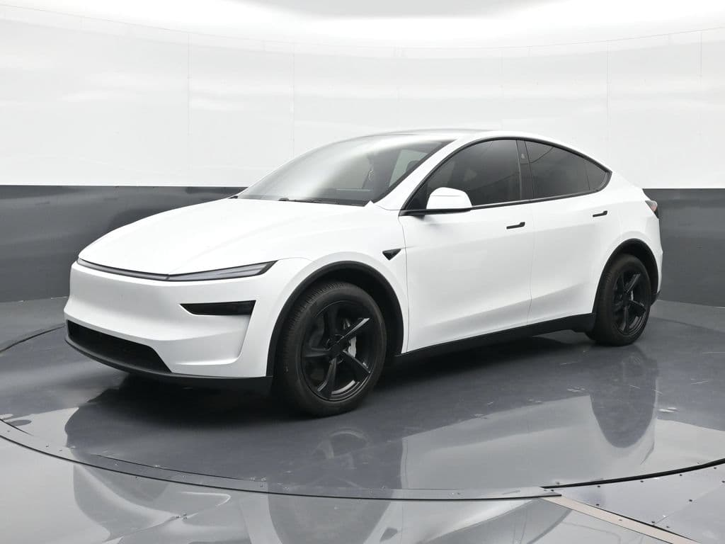 2026 Tesla Model Y Long Range — photo 1 of 7