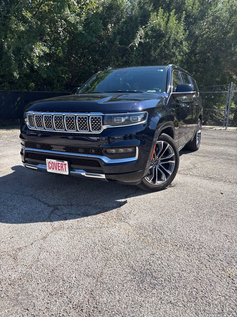 2023 Jeep Grand Wagoneer Series III — photo 1 of 40