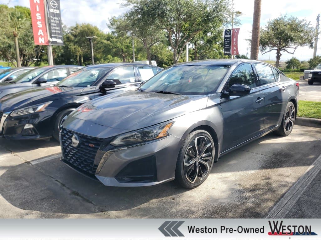 2023 Nissan Altima 2.5 SR — photo 1 of 4