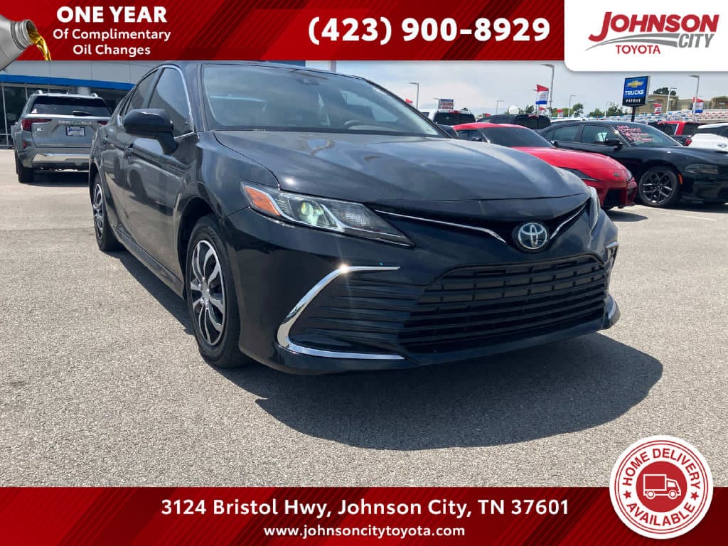 2024 Toyota Camry Hybrid LE — photo 1 of 39