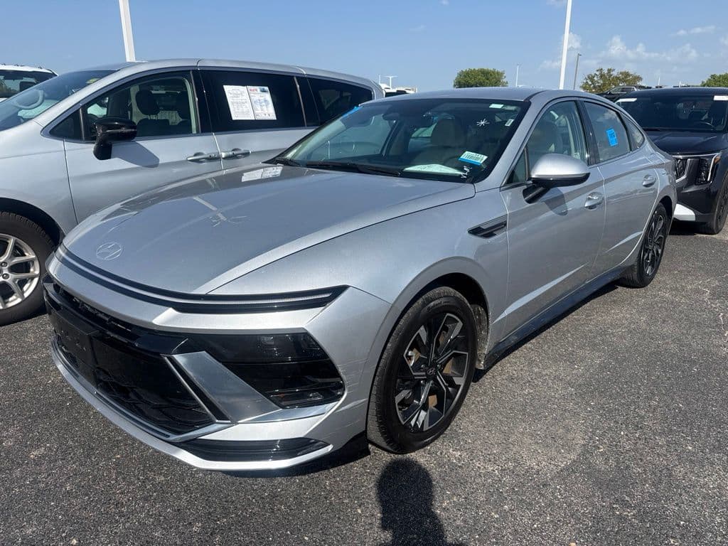 2025 Hyundai Sonata SEL — photo 1 of 4
