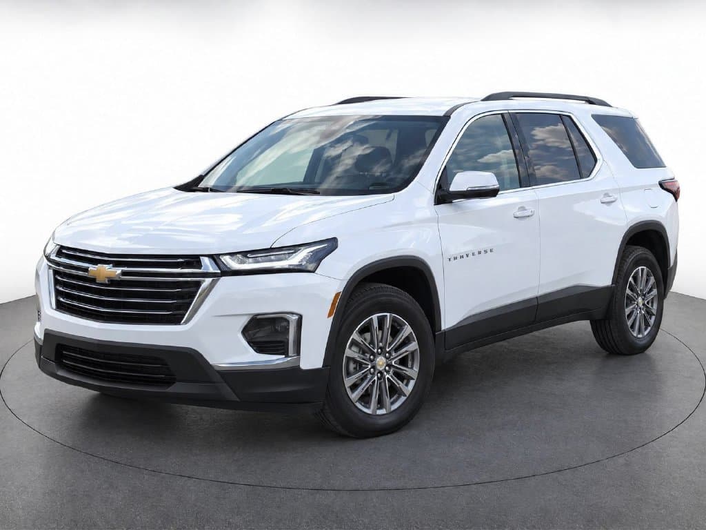 2023 Chevrolet Traverse Base — photo 1 of 8