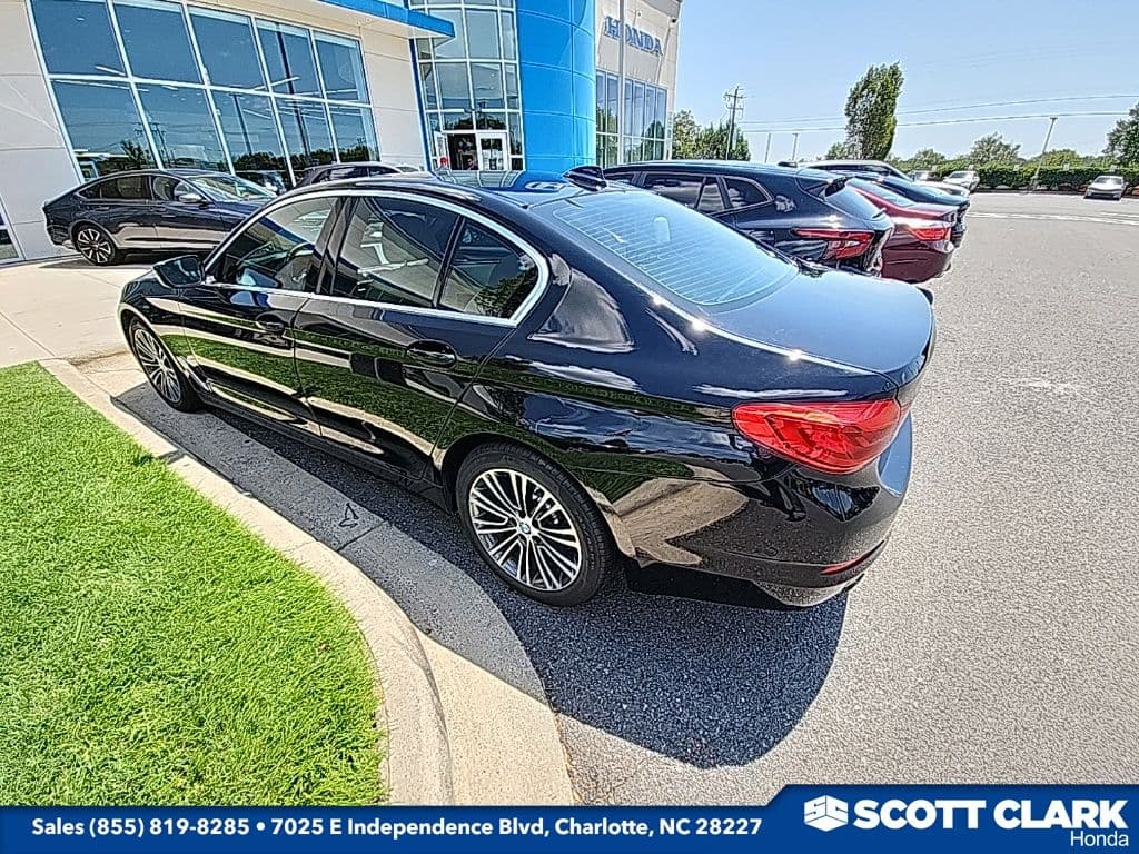 2019 BMW 5 Series 530i — photo 1 of 2