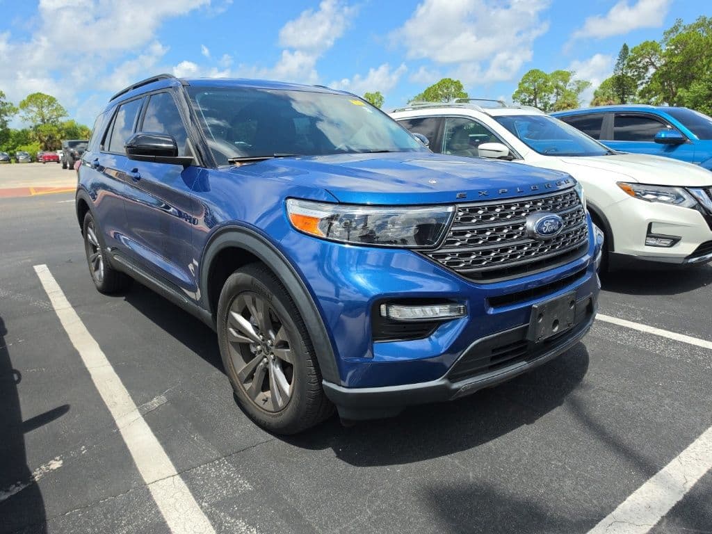 2023 Ford Explorer XLT — photo 1 of 18