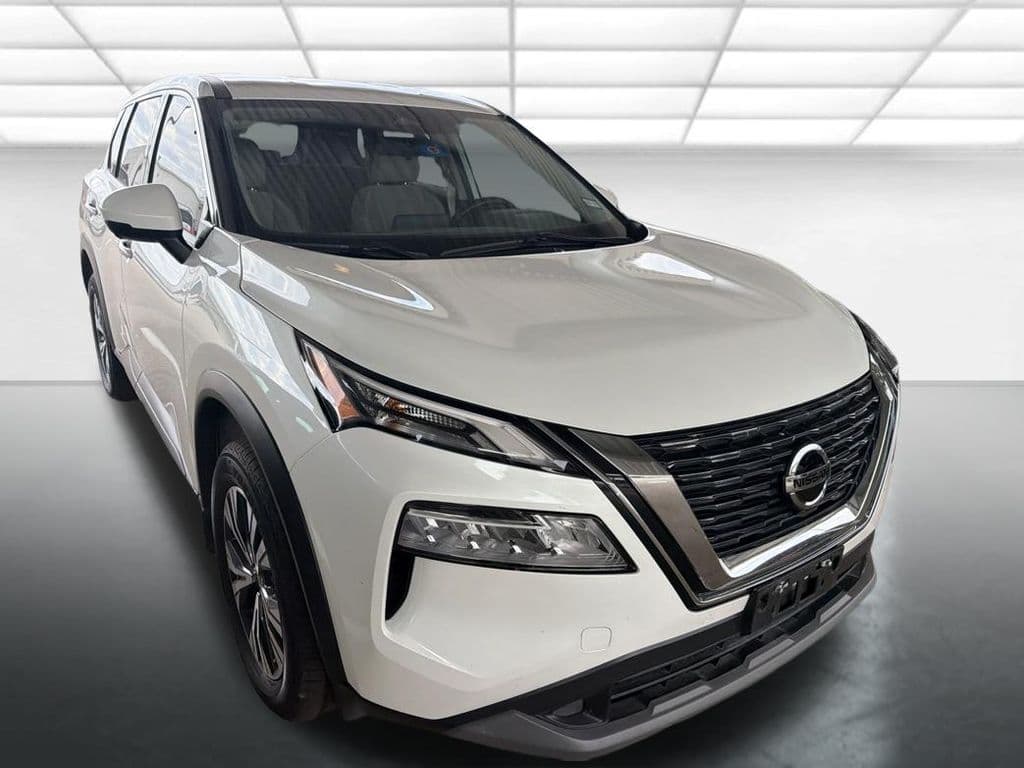 2021 Nissan Rogue SV — photo 1 of 11