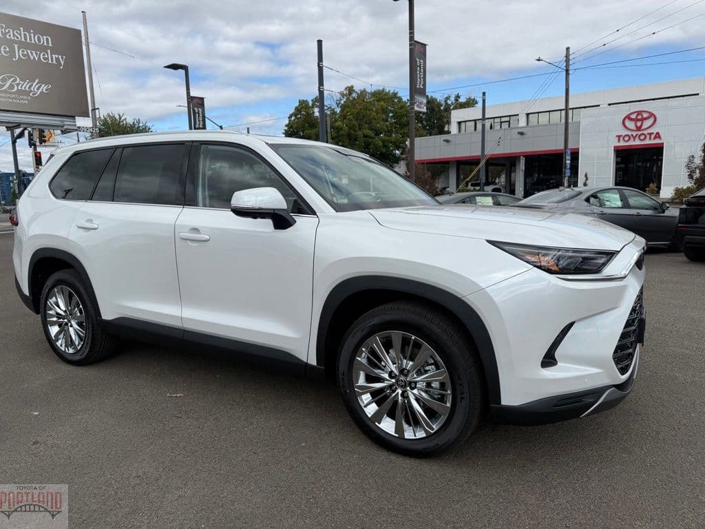 2026 Toyota Grand Highlander Platinum — photo 1 of 37