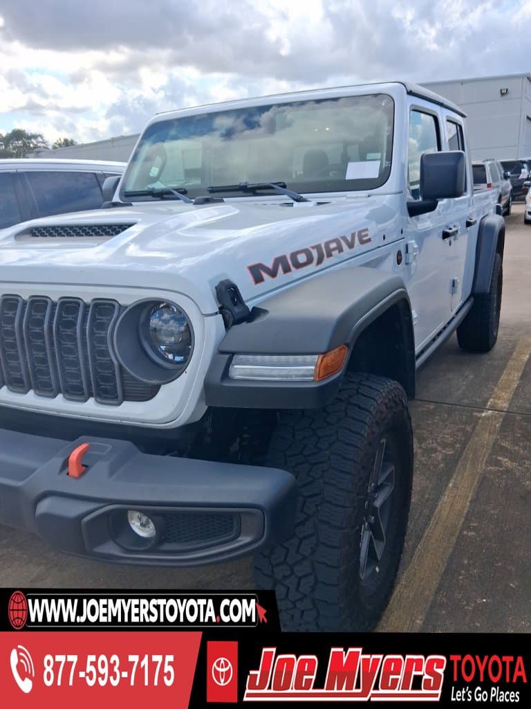 2026 Jeep Gladiator Mojave — photo 1 of 6