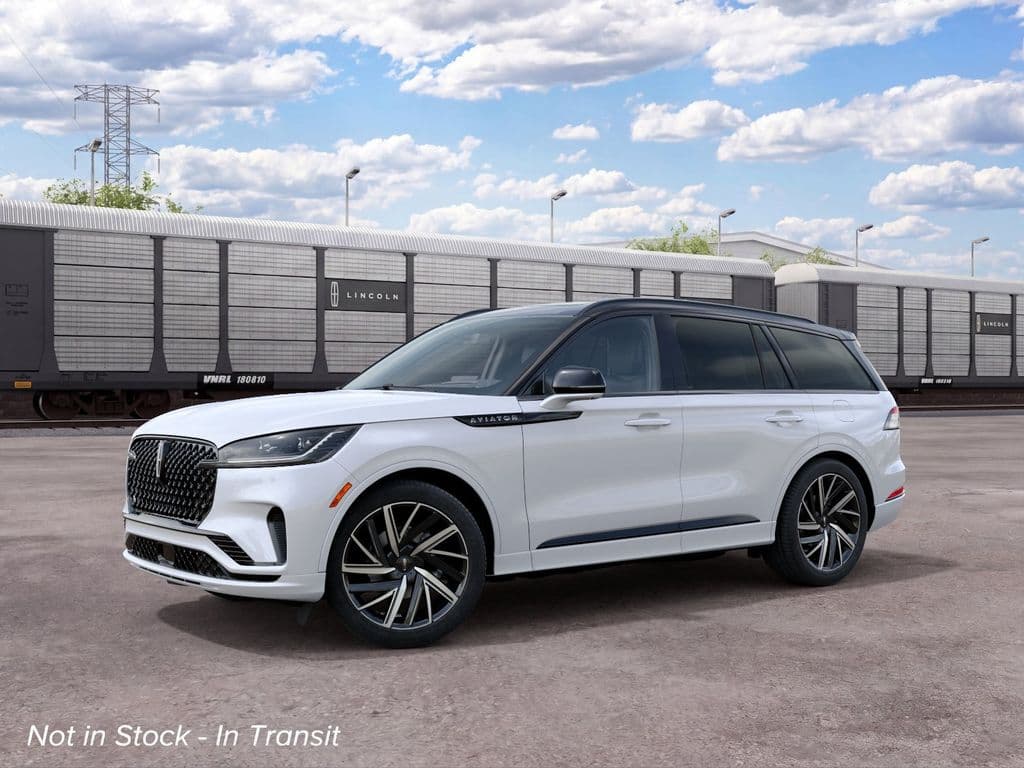 2027 Lincoln Aviator Black Label — photo 1 of 21