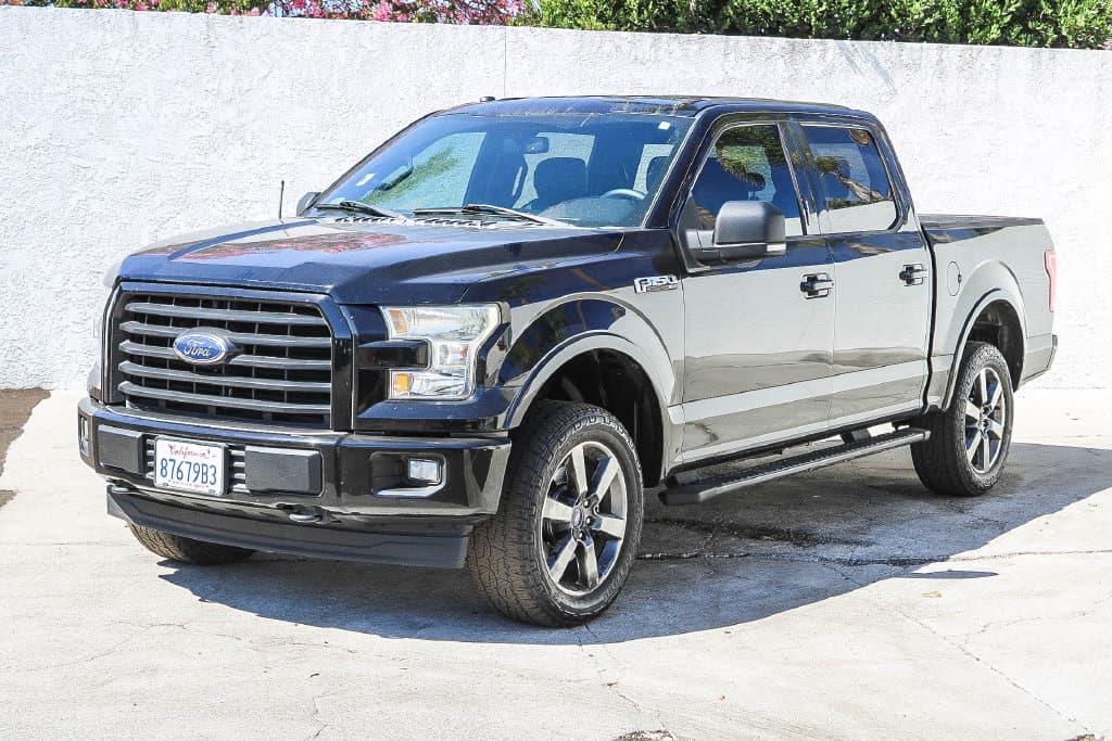 2017 Ford F-150 XLT — photo 1 of 12