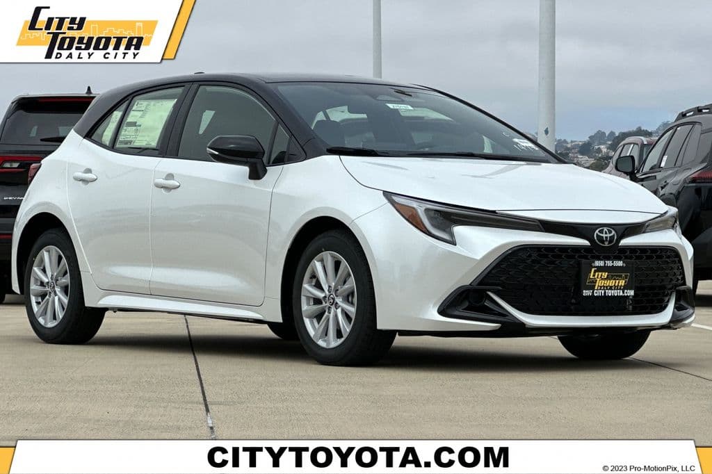 2027 Toyota Corolla SE — photo 1 of 13