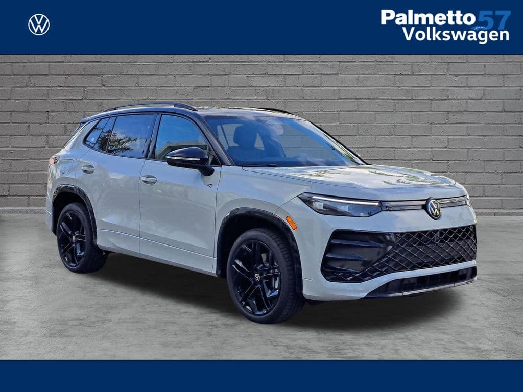 2026 Volkswagen Tiguan SE R-Line Black — photo 1 of 11