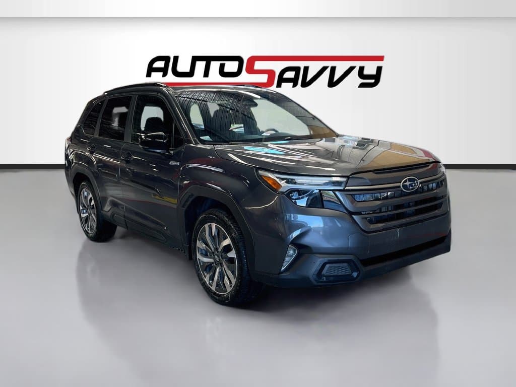 2025 Subaru Forester Touring Hybrid — photo 1 of 34
