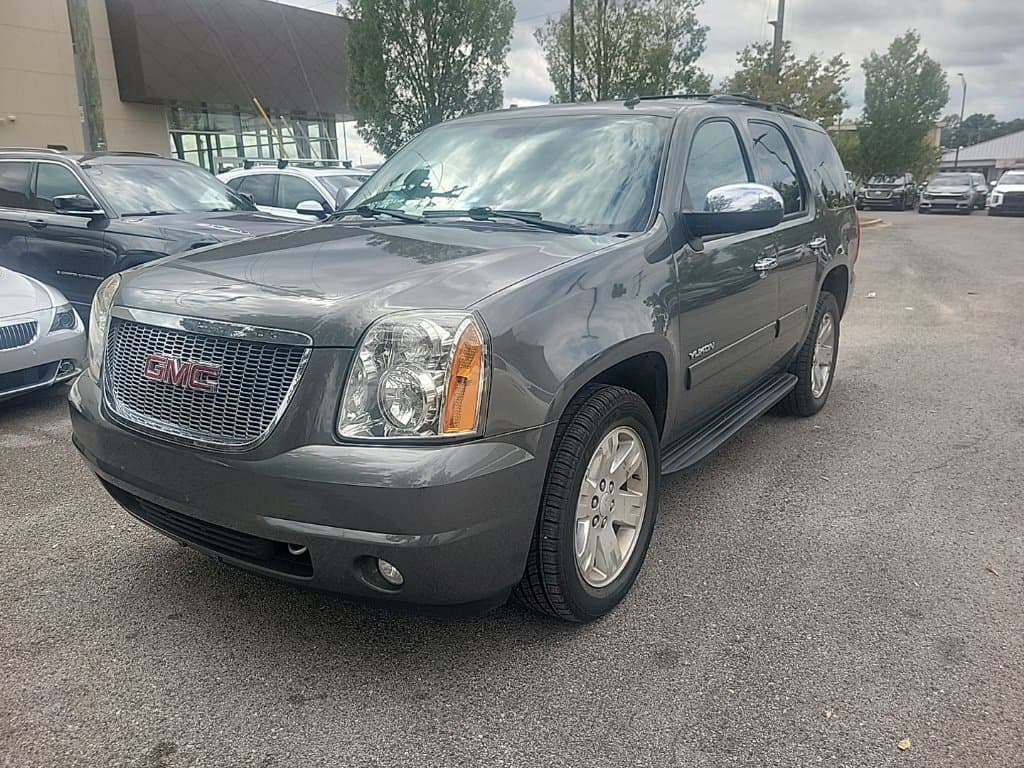 2011 GMC Yukon SLT — photo 1 of 4