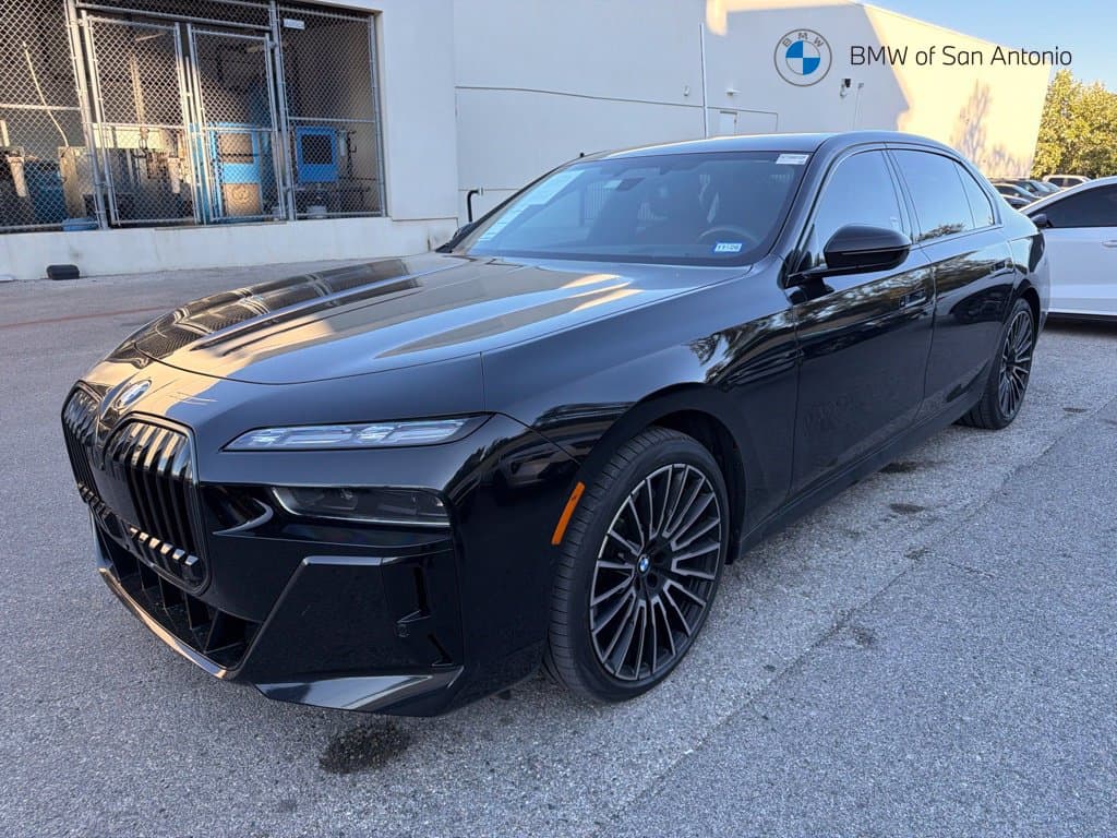 2025 BMW 7 Series 760i xDrive — photo 1 of 5