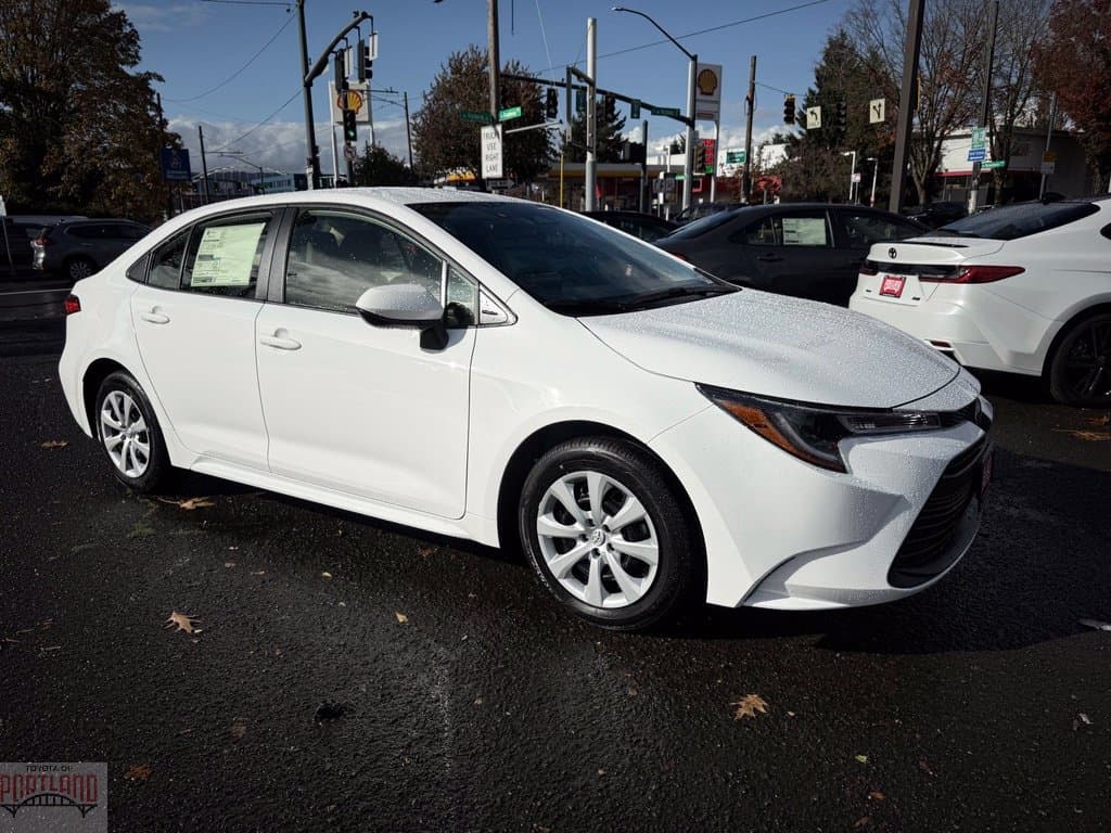 2027 Toyota Corolla LE — photo 1 of 28