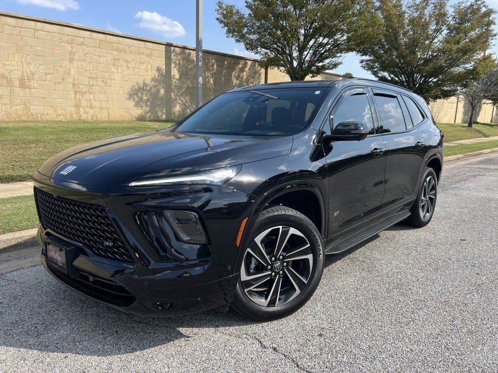 2025 Buick Enclave Sport Touring — photo 1 of 10