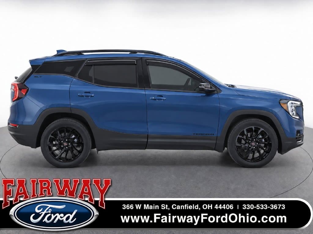 2024 GMC Terrain SLT — photo 1 of 23