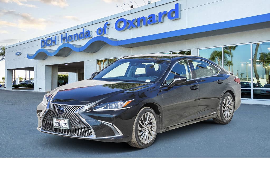 2019 Lexus ES ES 300h Luxury — photo 1 of 12
