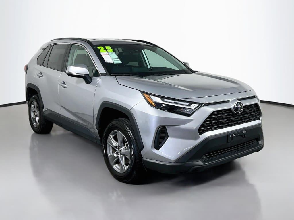 2025 Toyota RAV4 Base — photo 1 of 33