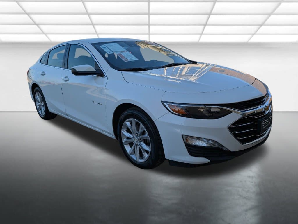 2023 Chevrolet Malibu LT — photo 1 of 34