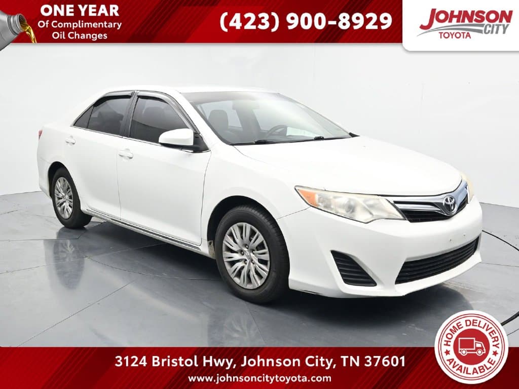 2014 Toyota Camry LE — photo 1 of 30