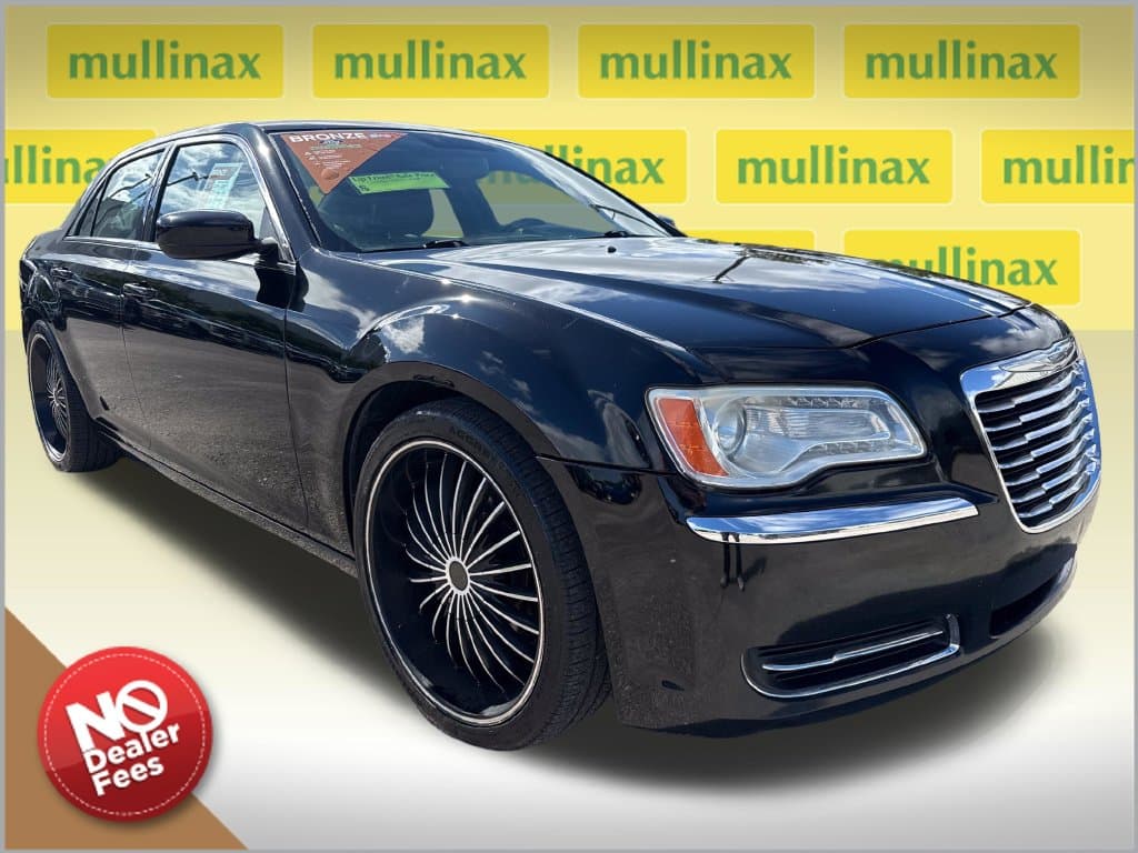 2012 Chrysler 300 Base — photo 1 of 27