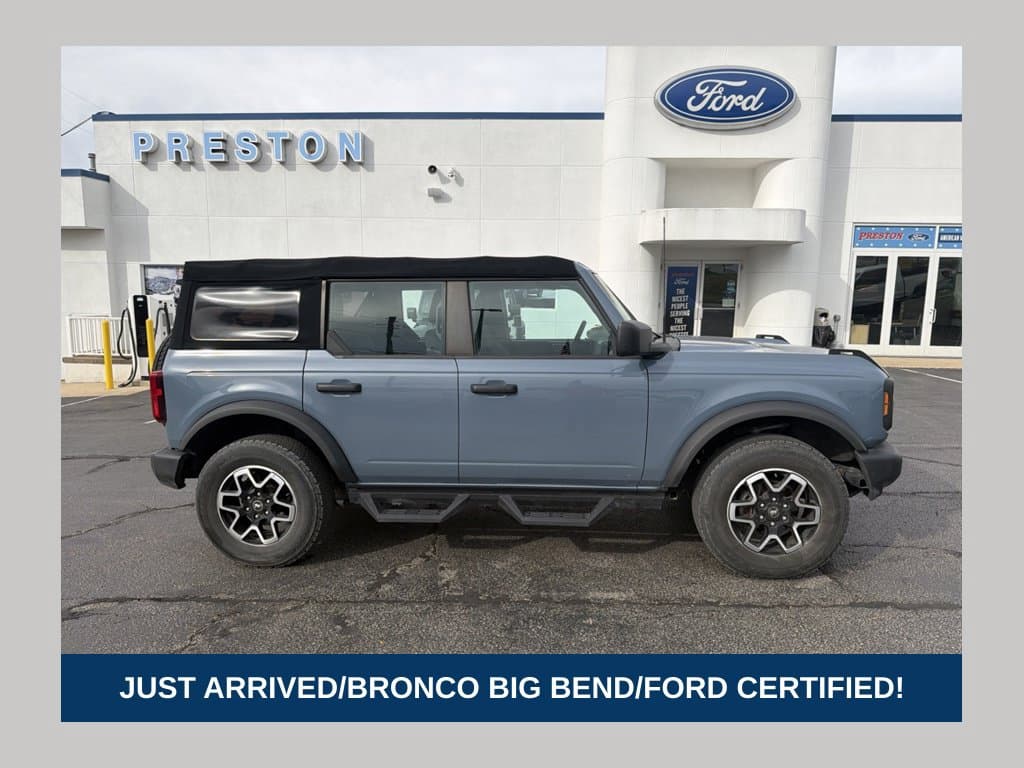 2023 Ford Bronco Base — photo 1 of 12