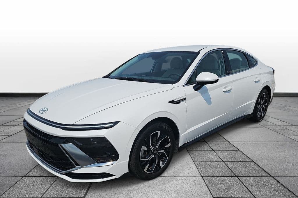 2025 Hyundai Sonata SEL — photo 1 of 35