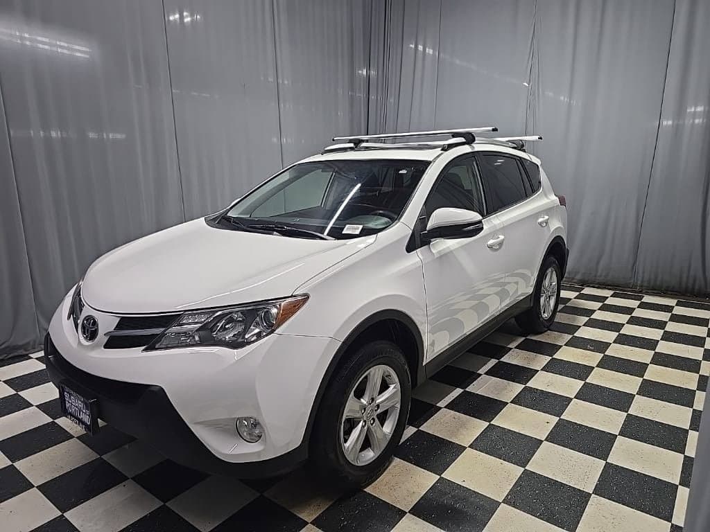 2014 Toyota RAV4 XLE — photo 1 of 20
