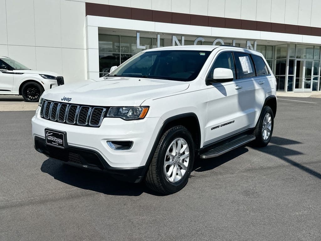 2022 Jeep Grand Cherokee WK Laredo E — photo 1 of 27
