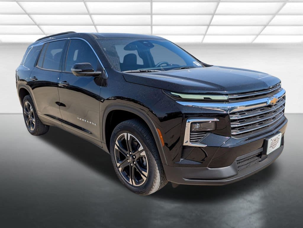 2027 Chevrolet Traverse FWD LT — photo 1 of 35