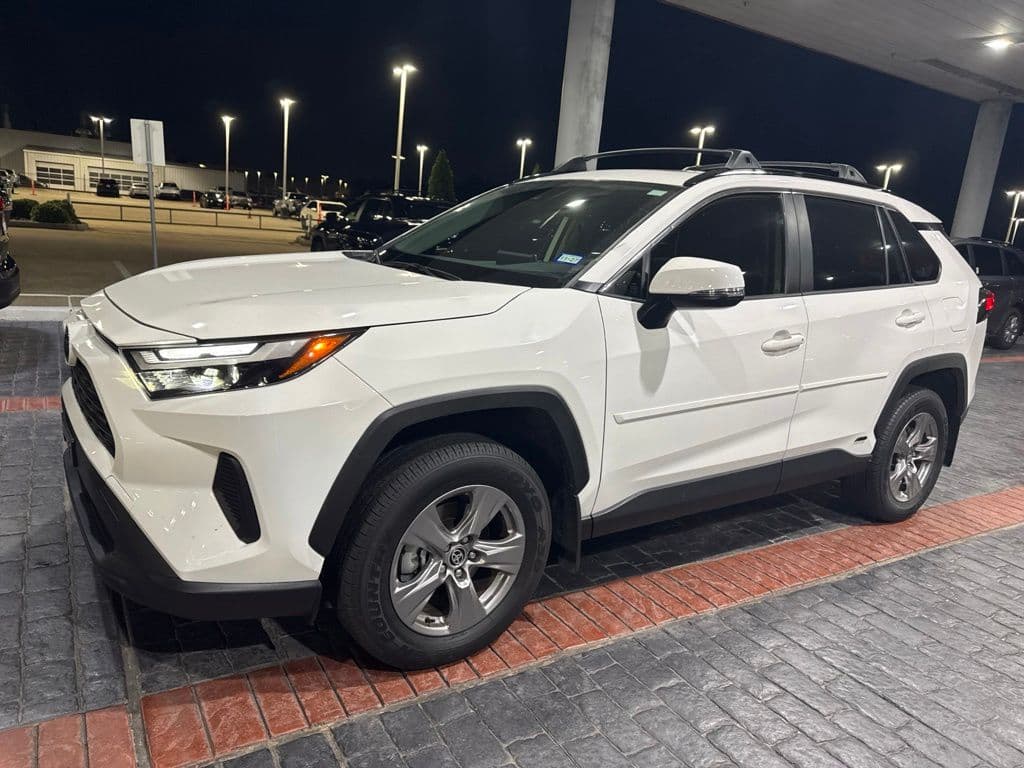 2025 Toyota RAV4 Base — photo 1 of 12