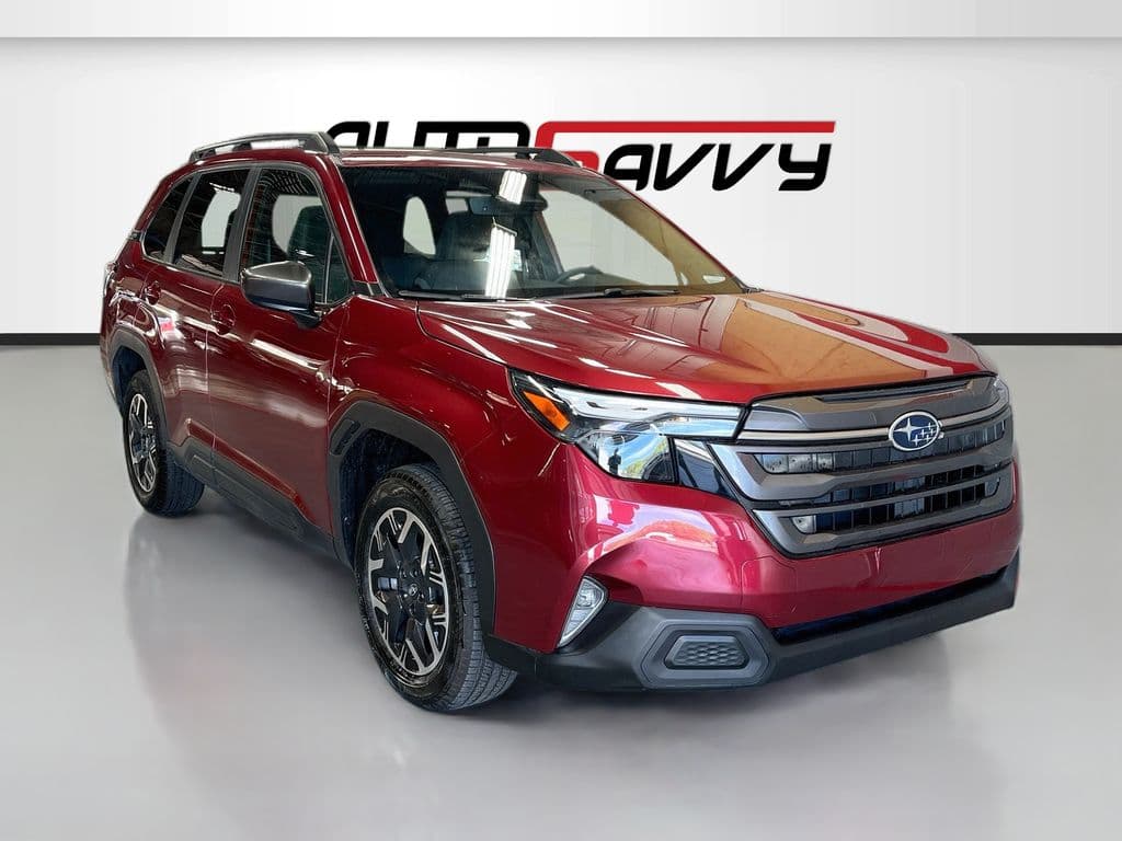 2025 Subaru Forester Premium — photo 1 of 31