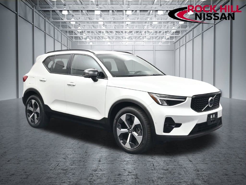 2023 Volvo XC40 Ultimate Dark Theme — photo 1 of 46