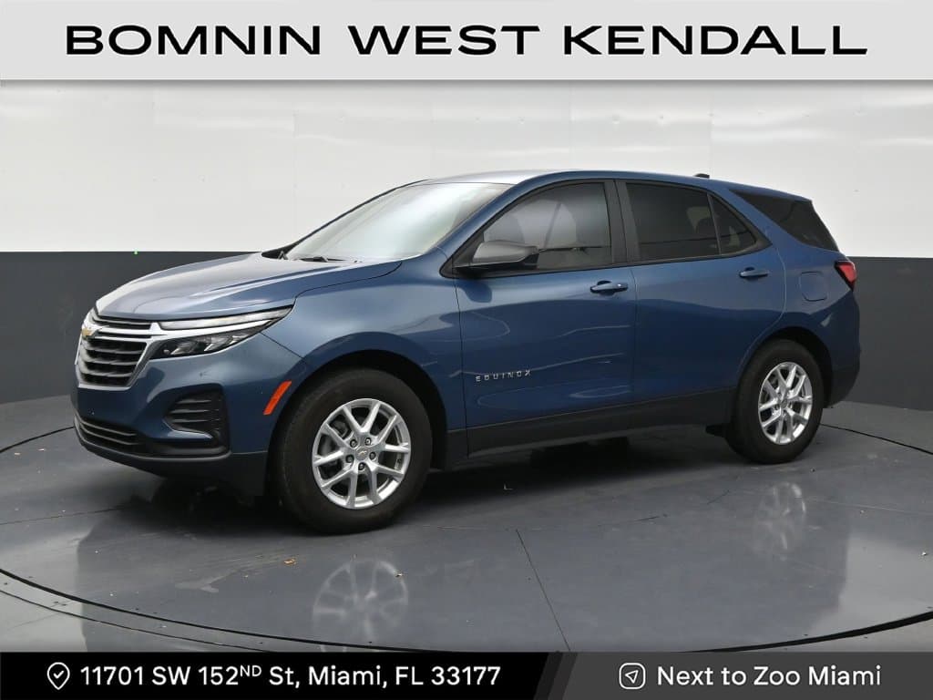 2024 Chevrolet Equinox LS — photo 1 of 30
