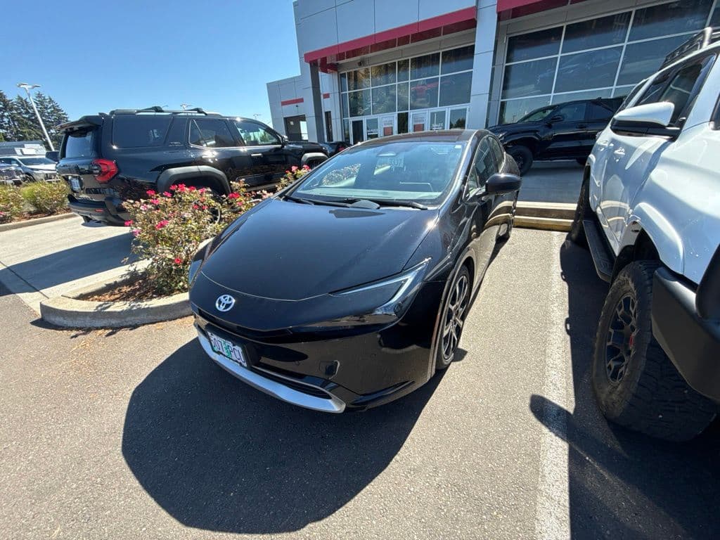 2023 Toyota Prius Prime XSE Premium — photo 1 of 10