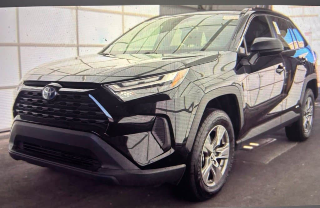 2023 Toyota RAV4 Hybrid LE — photo 1 of 2